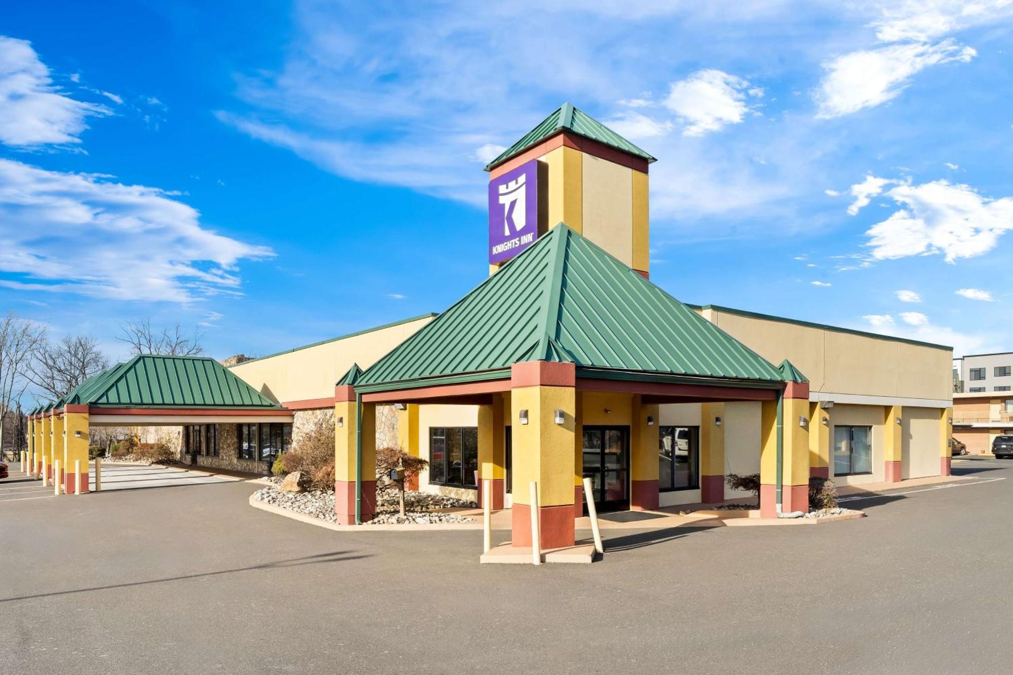 Knights Inn Montgomeryville Exterior foto