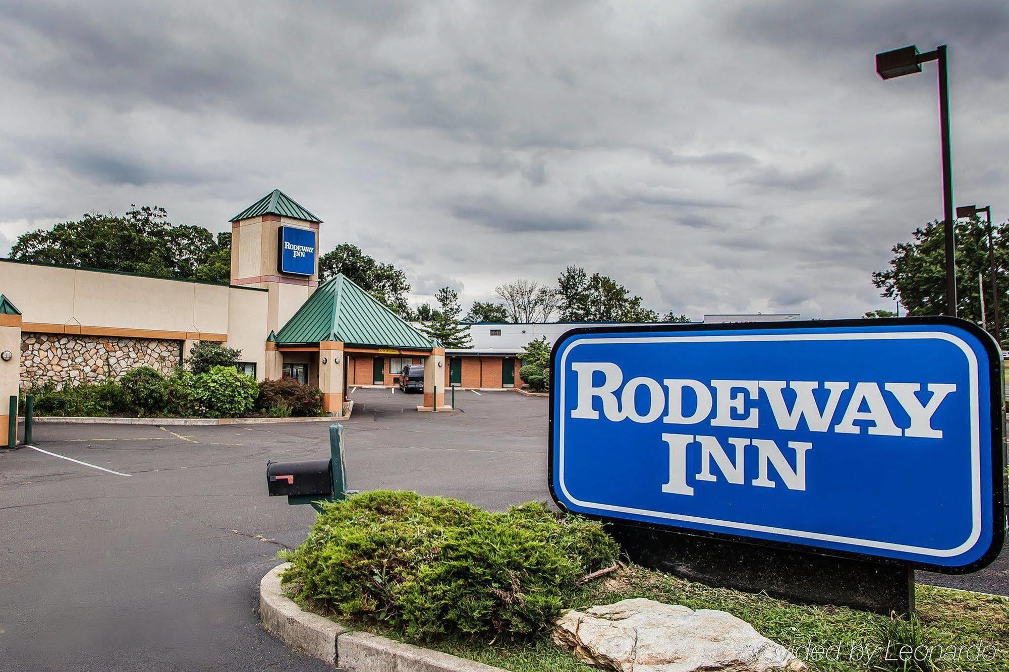 Rodeway Inn Conference Center Montgomeryville Exterior foto